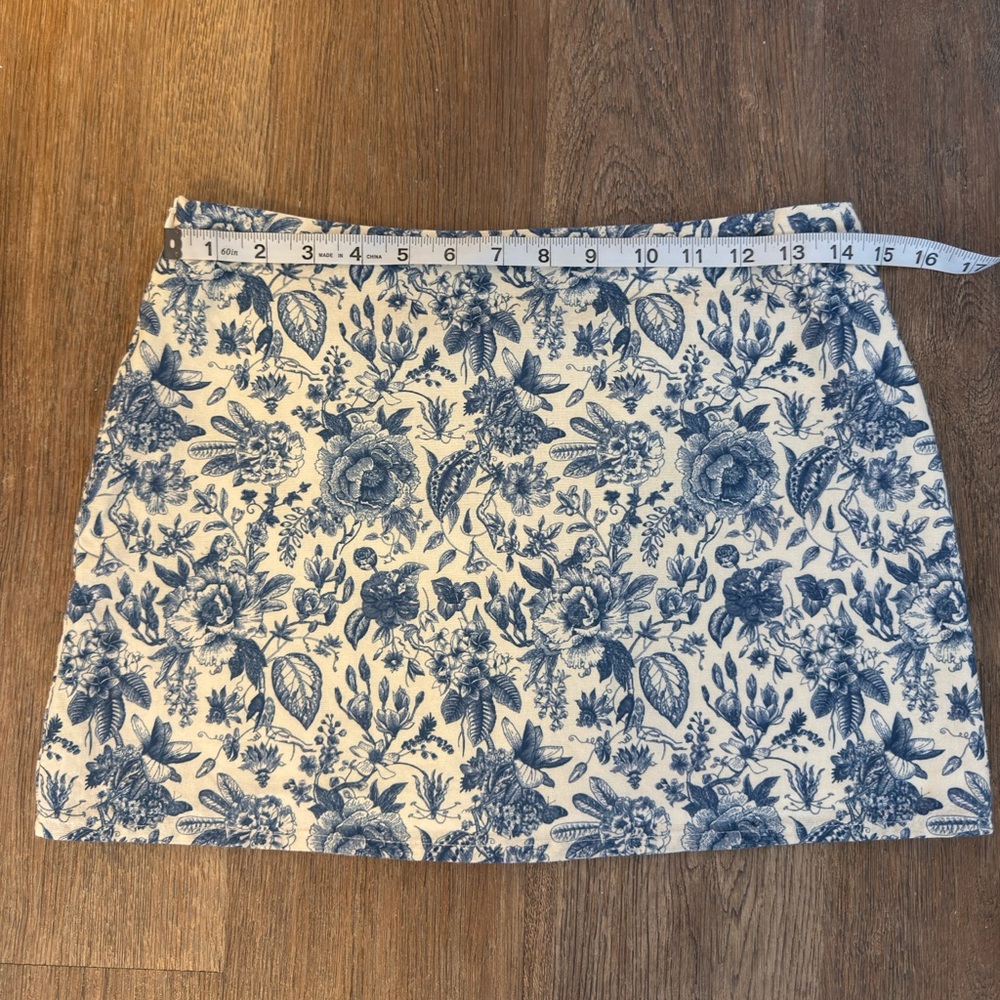 Peppermayo Skirt Low Rise Blue and White Floral - Picture 4 of 6